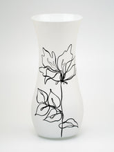Load image into Gallery viewer, Glass vase 8268/260/sh220 - foxberryparkproducts