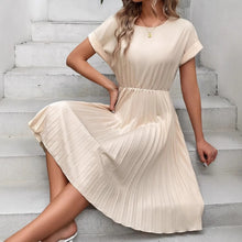 Load image into Gallery viewer, Summer Solid Color Pleated Dress
