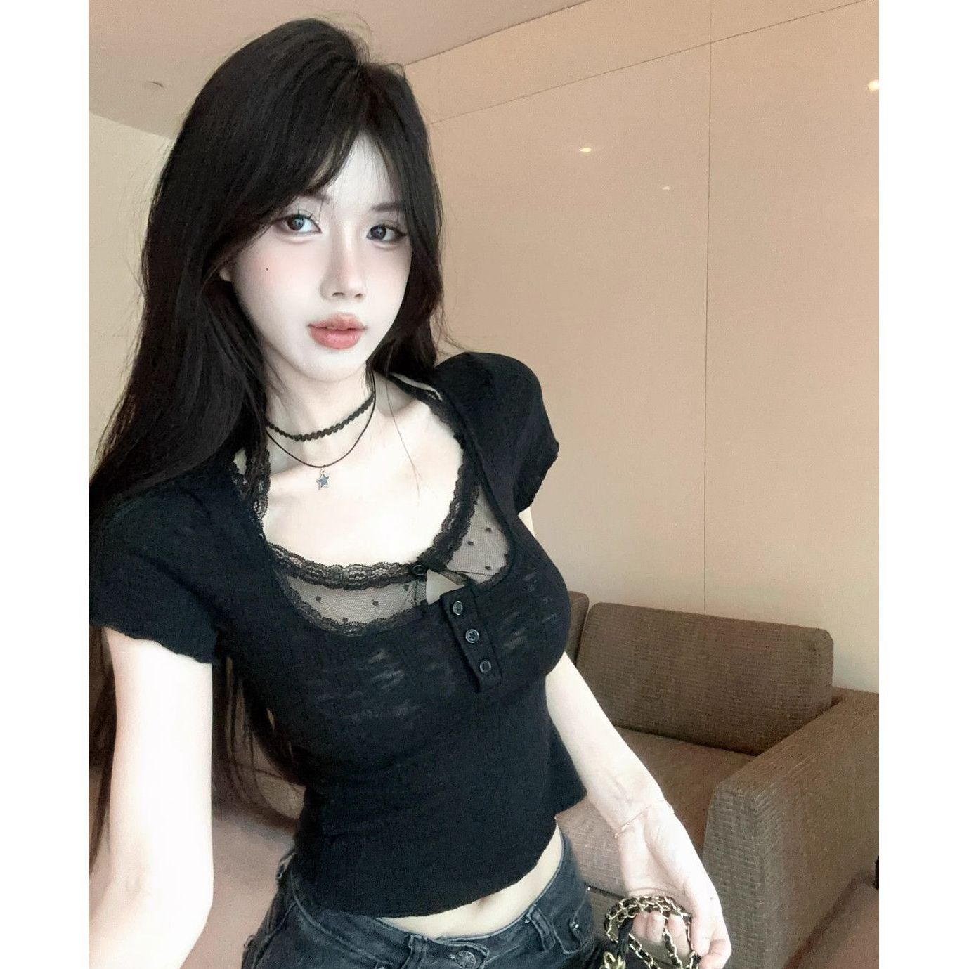 Elegant V-neck Lace Splicing Short Sleeve T-shirt Fake Two-piece Fitted Top
