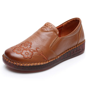 Soft soled women's genuine leather shoes