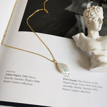 Load image into Gallery viewer, Pearl pendant necklace
