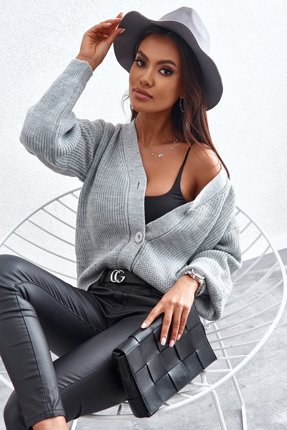 Short gray V-neck sweater 3218450 - foxberryparkproducts