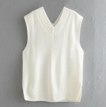 Load image into Gallery viewer, V-neck Knitted Sleeveless Vest
