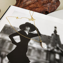 Load image into Gallery viewer, Pearl pendant necklace
