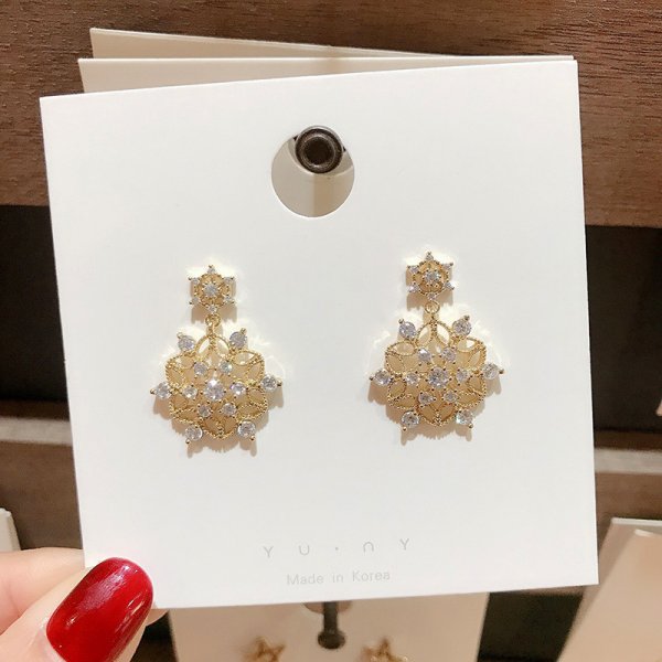 2022 New Zircon Christmas Tree Earrings for Women Shiny Rhinestone Snowflake Stud Earring Fashion Jewelry New Year Gifts - foxberryparkproducts