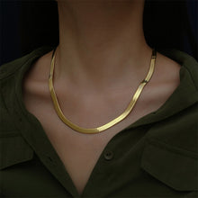 Load image into Gallery viewer, 24K Gold Blade Snakebone Necklace - foxberryparkproducts
