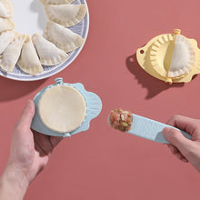 Load image into Gallery viewer, 2019 New DIY Dumplings Maker Tool Wheat Straw Jiaozi Pierogi Mold Dumpling Accessories - foxberryparkproducts
